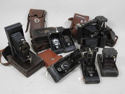 Set of ten KODAK cameras. 
(poor technical...