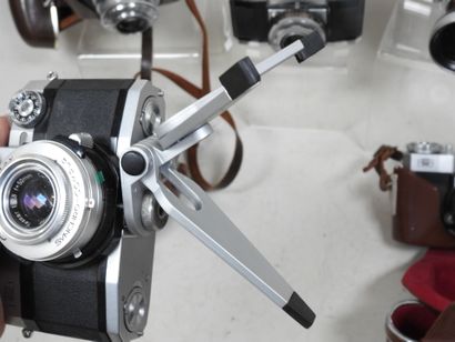Set of six ZEISS IKON cameras including :
-...