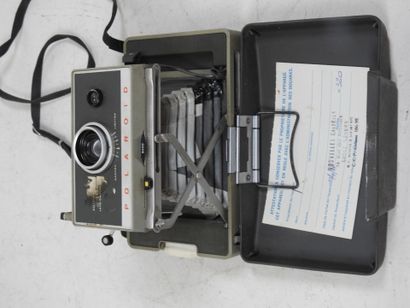 Set of six Polaroid cameras:
- Polaroid Land...