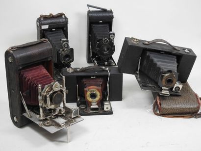 Set of four KODAK cameras including a N°2...