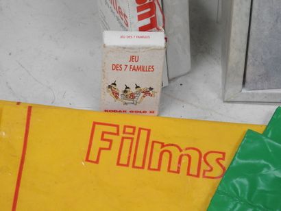 Photography-themed goodies, accessories,...