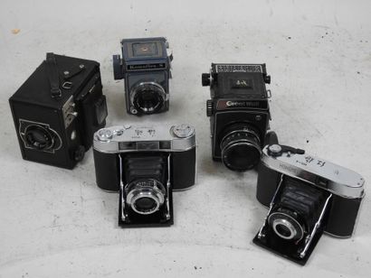 Set of four miscellaneous cameras: 
- a KOWA...