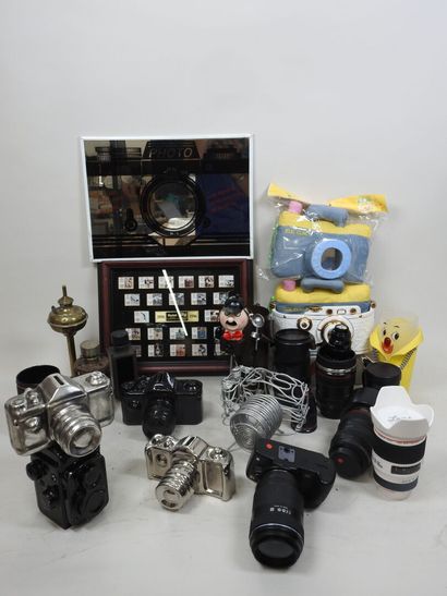 Photography-themed decorations and goodies...