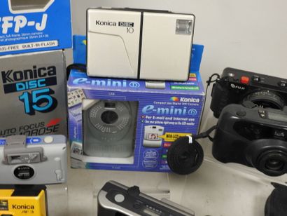 Set of around thirty Compact and miscellaneous...