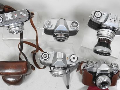 Set of six ZEISS IKON cameras including :
-...