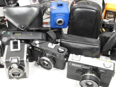 Set of around thirty compact, pocket and...