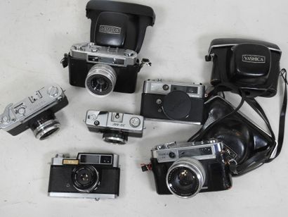 Set of six YASHICA cameras including : 
-...