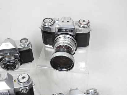 Set of six ZEISS IKON cameras including :
-...