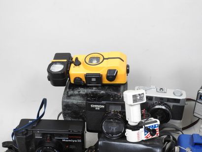 Set of around thirty compact, pocket and...