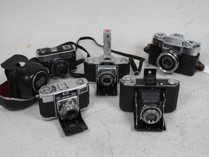Set of five ZEISS IKON cameras: 
- an IKONTA...