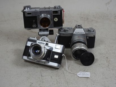 Set of three miscellaneous cameras: 
- CONTAX...