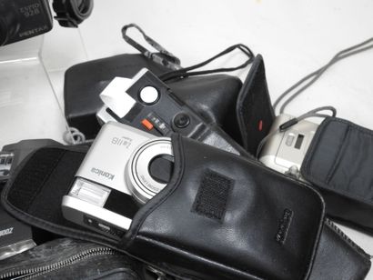 Set of around thirty Compact and miscellaneous...