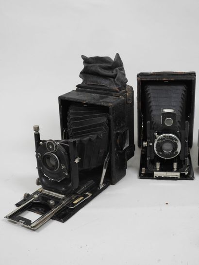 Set of five small 9 x 12 photographic chambers...