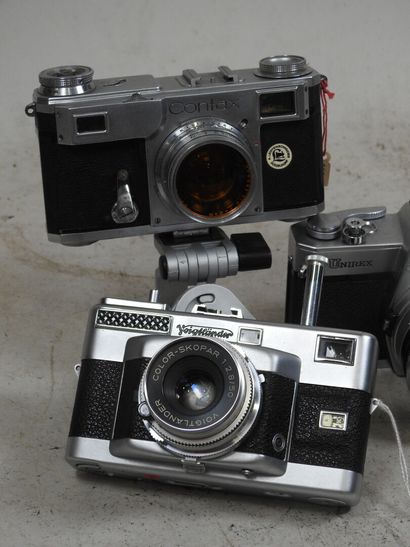 Set of three miscellaneous cameras: 
- CONTAX...