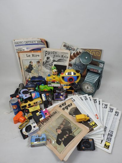 Photography-themed set of cameras, goodies,...