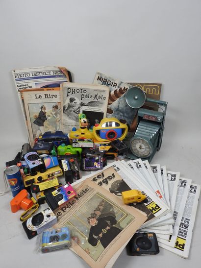 Photography-themed set of cameras, goodies,...