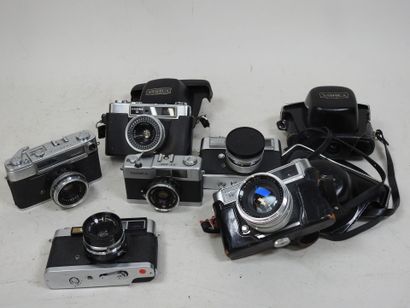Set of six YASHICA cameras including : 
-...