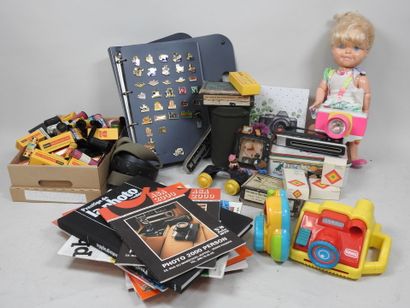 Set of photography-themed goodies, toys and...