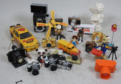 Set of photography-themed toys, including...