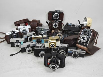 Important set of FERRANIA cameras.