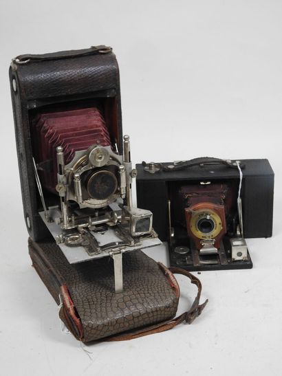 Set of four KODAK cameras including a N°2...
