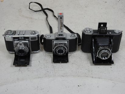 Set of five ZEISS IKON cameras: 
- an IKONTA...