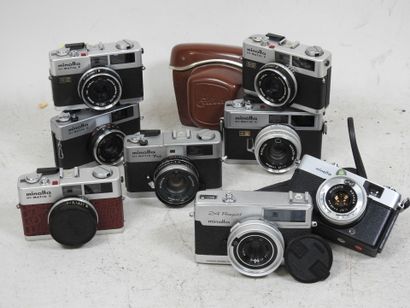Set of eight MINOLTA HI-MATIC cameras of...