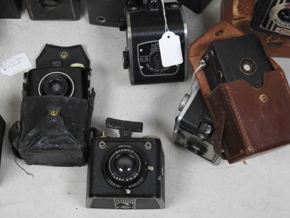 Set of around fifteen 