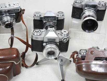 Set of six ZEISS IKON cameras including :
-...