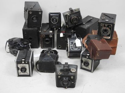 Set of around fifteen 