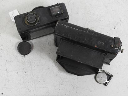 Set of two miscellaneous cameras: 
- a MURER...