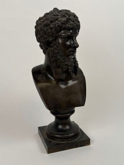 Ecole, XIXe.
Lucius Verus.
Buste en bronze...