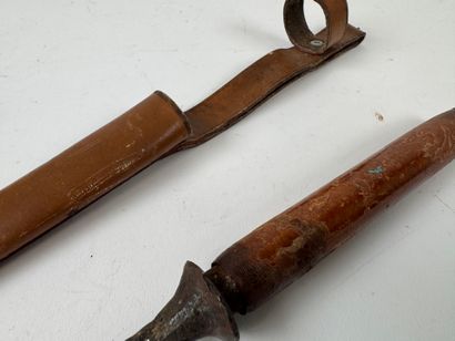 Étui tubulaire en carton bouilli, bois et...