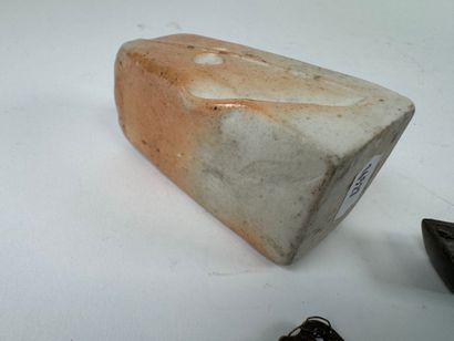 Lot d'objets de vitrine comprenant :
- une...