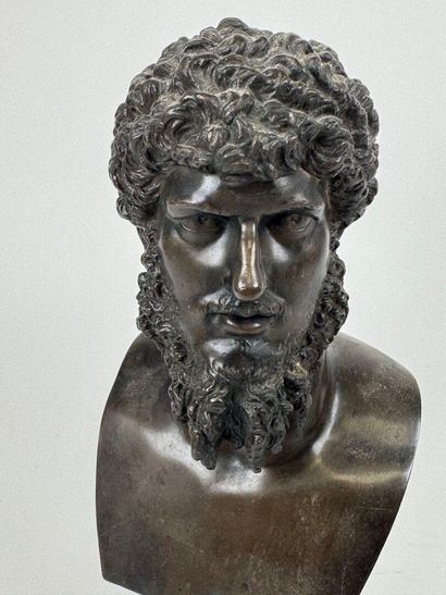 Ecole, XIXe.
Lucius Verus.
Buste en bronze...