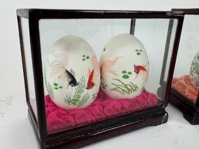 ASIE, XXe.
Petite collection d'œufs peints...
