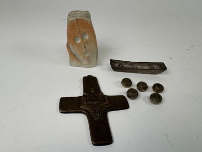 Lot d'objets de vitrine comprenant :
- une...