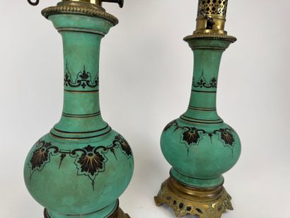 Paire de lampes à pétroles en céramiques...