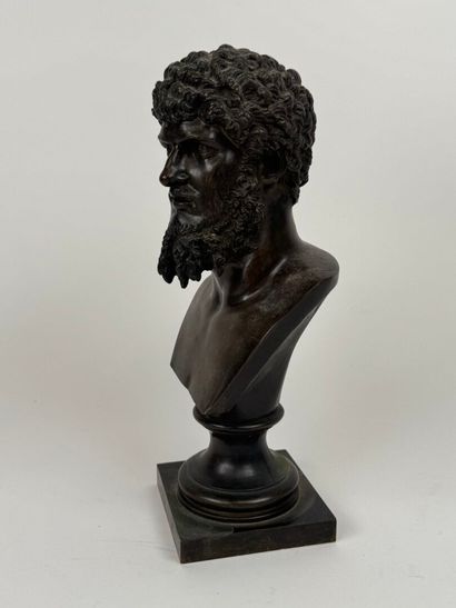 Ecole, XIXe.
Lucius Verus.
Buste en bronze...