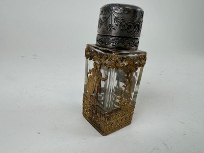 Flacon à parfum en verre, la monture en laiton...