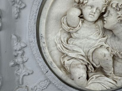 WYON, Edward William (1811-1885).
Deux enfants.
Médaillon...