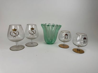 Deux paires de verres à cognac en verre à...