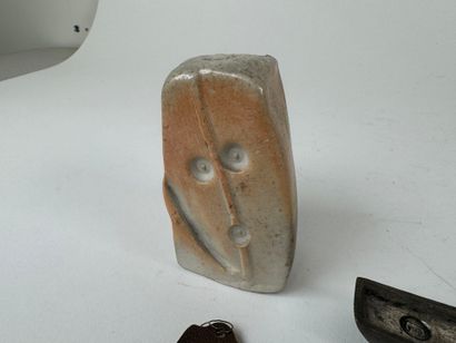 Lot d'objets de vitrine comprenant :
- une...