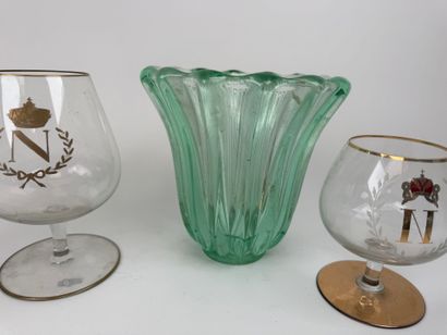 Deux paires de verres à cognac en verre à...