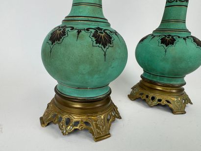 Paire de lampes à pétroles en céramiques...
