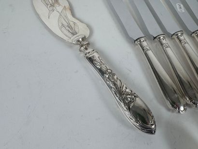 Silver-plated metal set comprising: - 6 table...