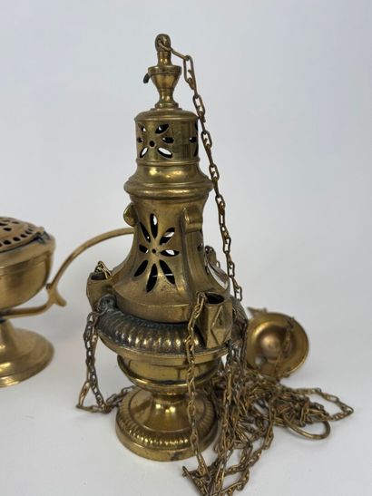 Various objects in brass and gilt and chased...