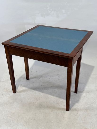 Rectangular game table in wood and mahogany...