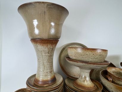 Important part of a stoneware dinner service...