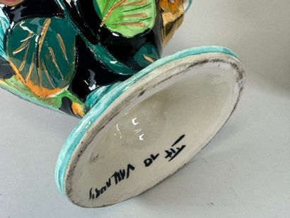 Lot including :
- VALLAURIS, large polychrome...